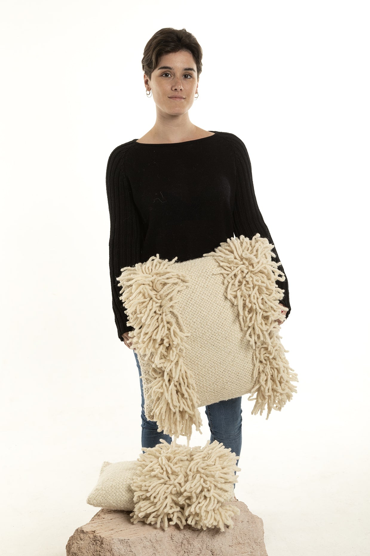 Sheep wool cushion XL with fringes